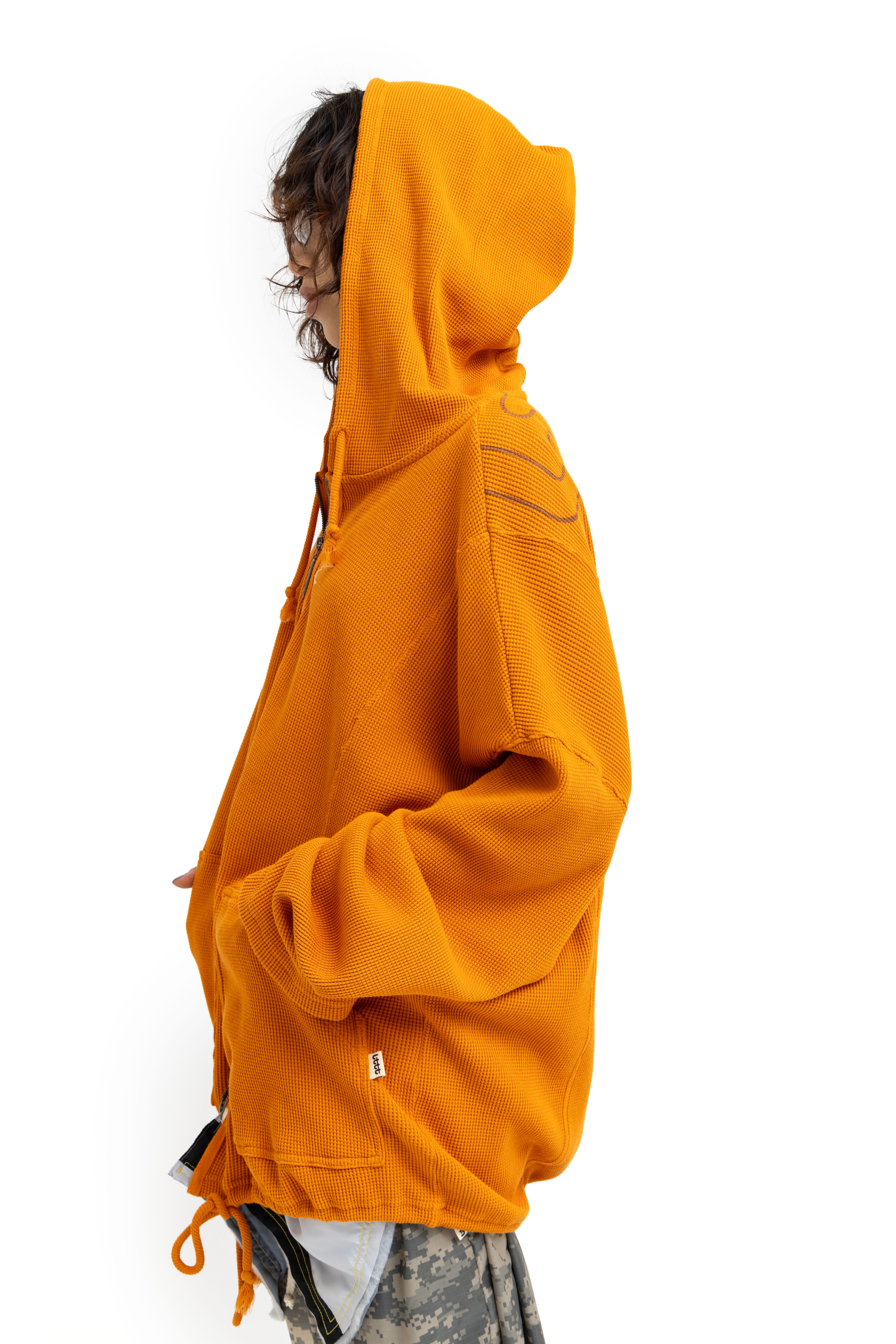 Kelly Guan cont'd - image 4