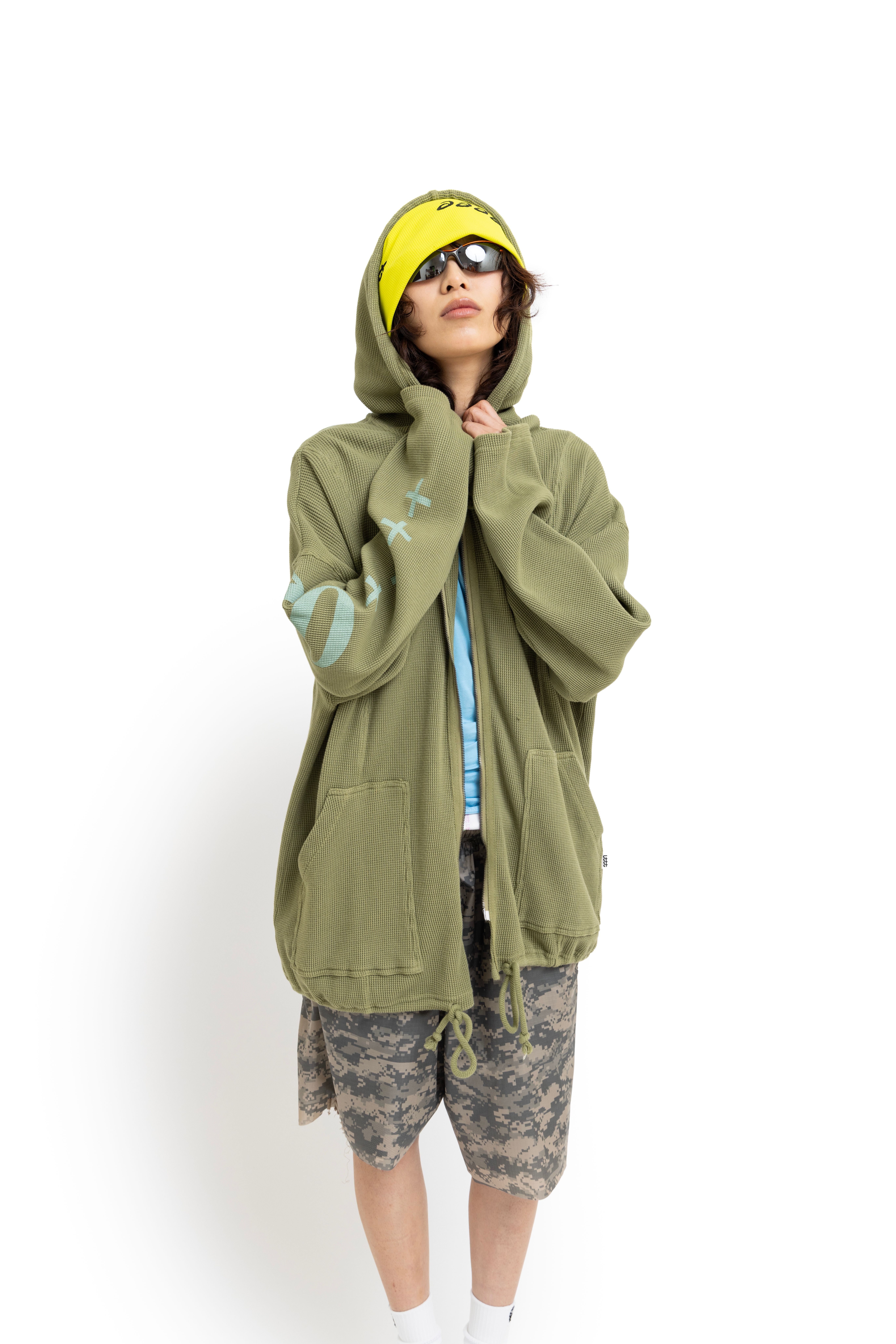 Kelly Guan cont'd - image 11